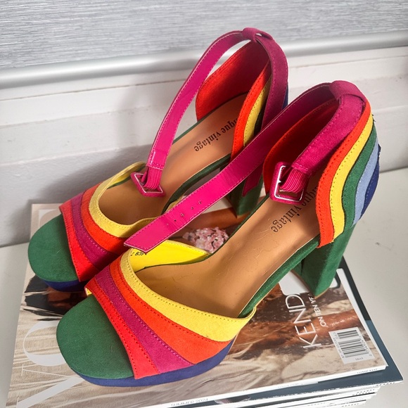 Shoes - UNIQUE VINTAGE RAINBOW PUMPS